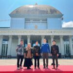 Pimpinan Pafi Sulawesi Tenggara melakukan audiensi dengan pejabat pemerintah terkait penguatan layanan farmasi daerah
